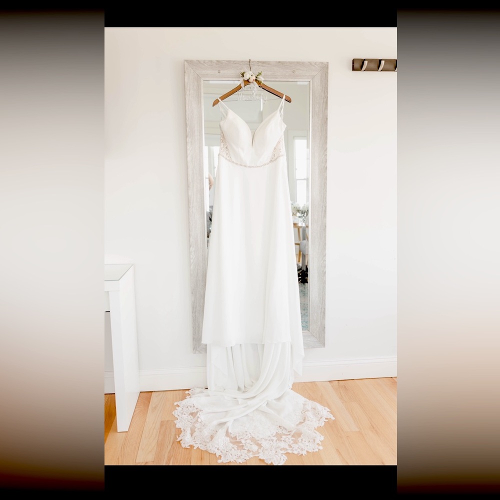 Essence of Australia D3370 wedding gown